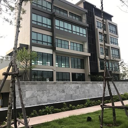 The Residence Thepkanjana Ban Khlong Krathum Baen Luaran gambar