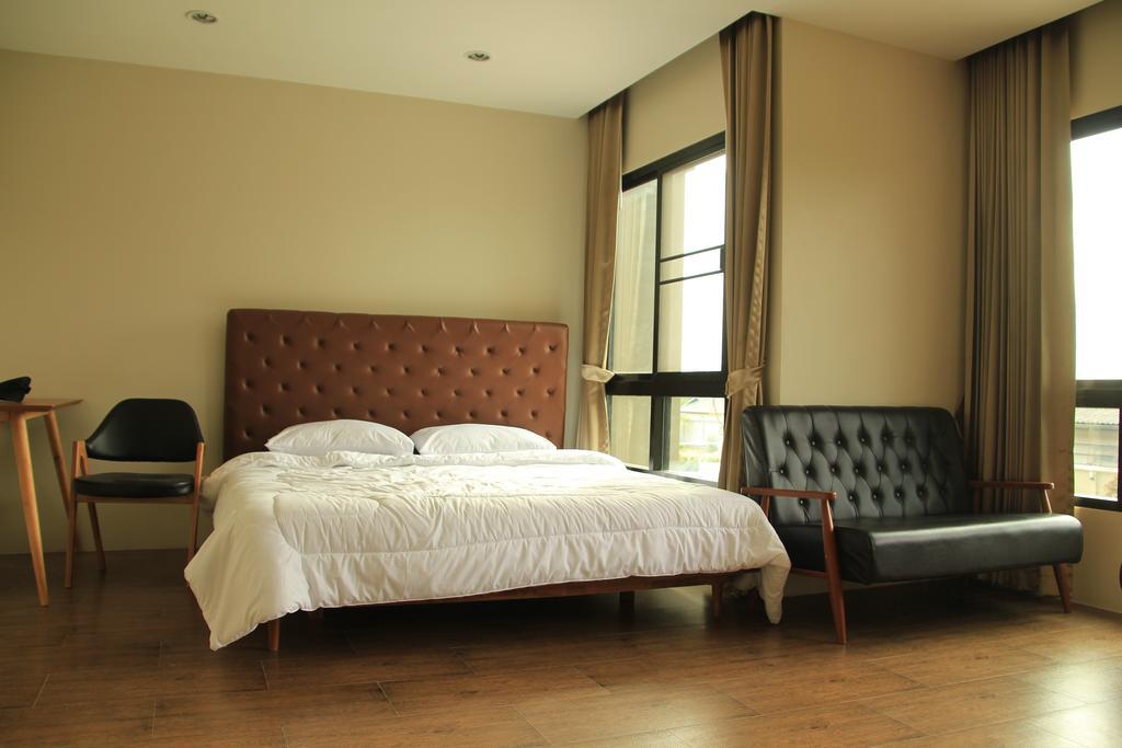 The Residence Thepkanjana Ban Khlong Krathum Baen Luaran gambar