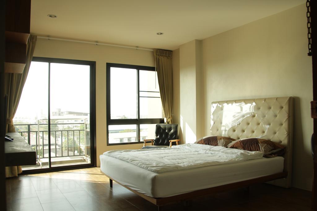 The Residence Thepkanjana Ban Khlong Krathum Baen Luaran gambar