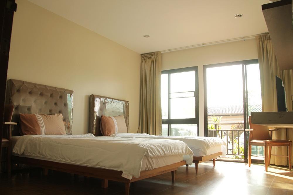 The Residence Thepkanjana Ban Khlong Krathum Baen Luaran gambar