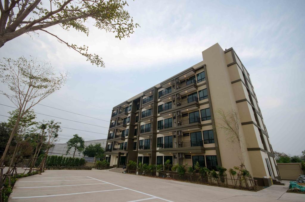 The Residence Thepkanjana Ban Khlong Krathum Baen Luaran gambar