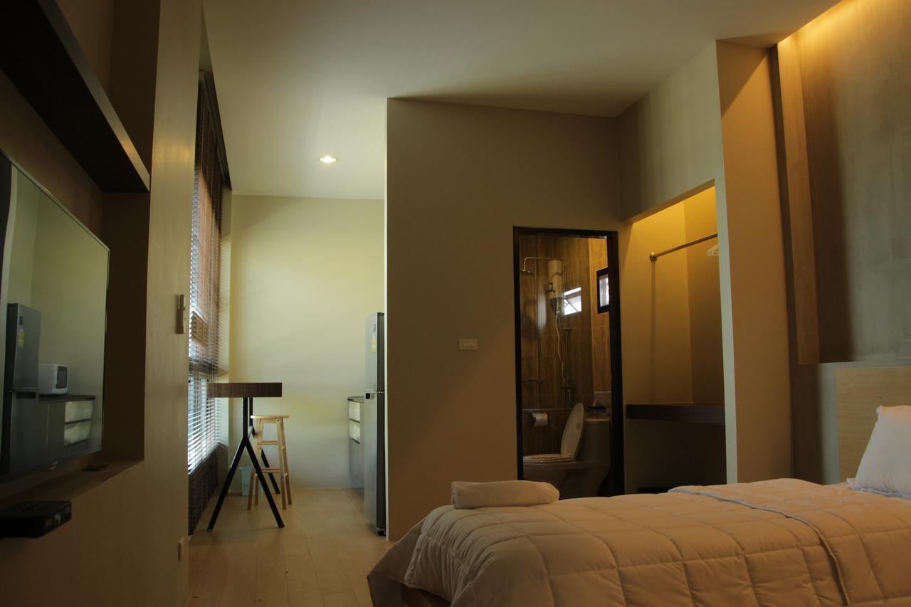 The Residence Thepkanjana Ban Khlong Krathum Baen Luaran gambar