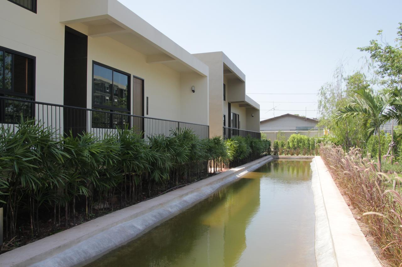 The Residence Thepkanjana Ban Khlong Krathum Baen Luaran gambar