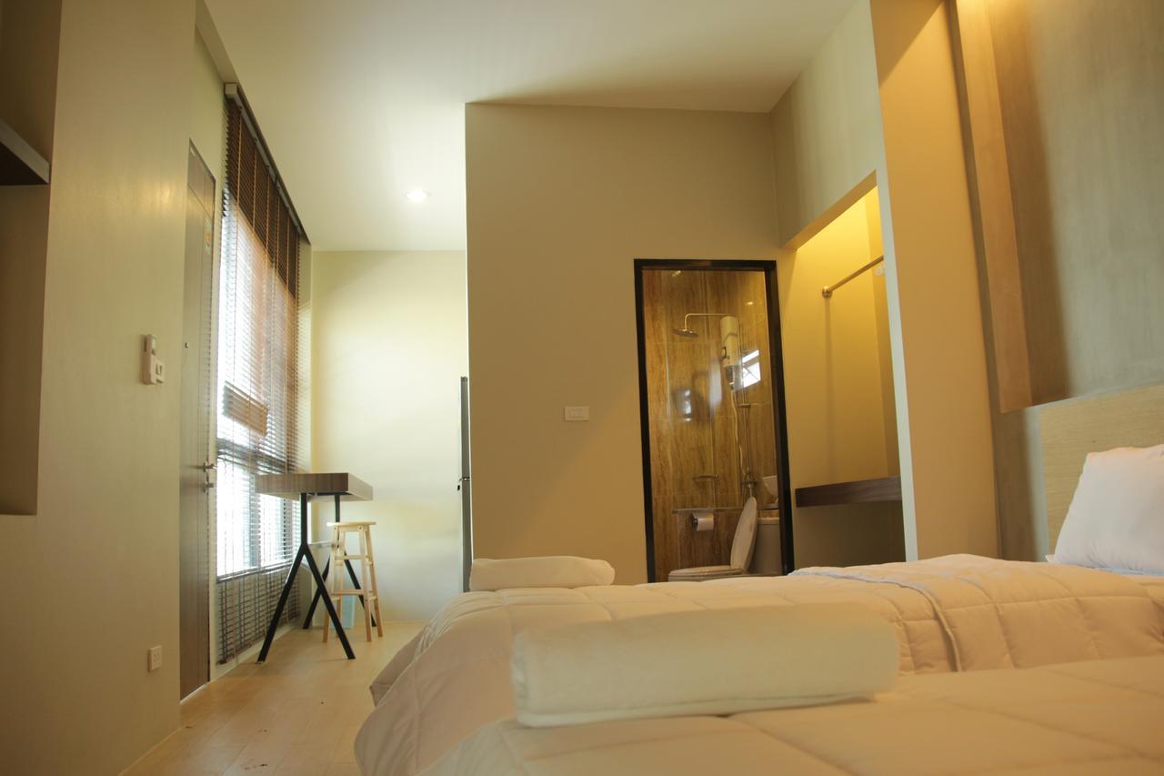 The Residence Thepkanjana Ban Khlong Krathum Baen Luaran gambar