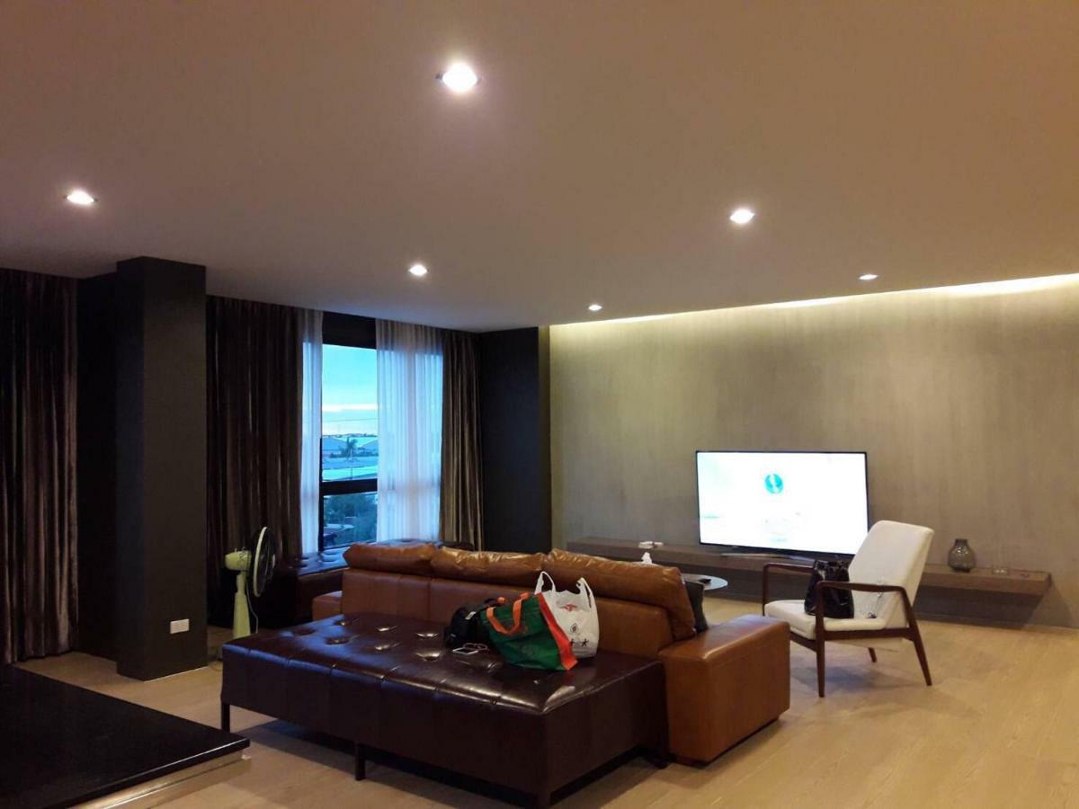 The Residence Thepkanjana Ban Khlong Krathum Baen Luaran gambar