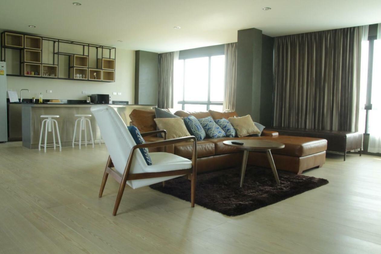 The Residence Thepkanjana Ban Khlong Krathum Baen Luaran gambar