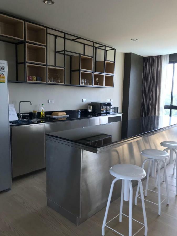 The Residence Thepkanjana Ban Khlong Krathum Baen Luaran gambar