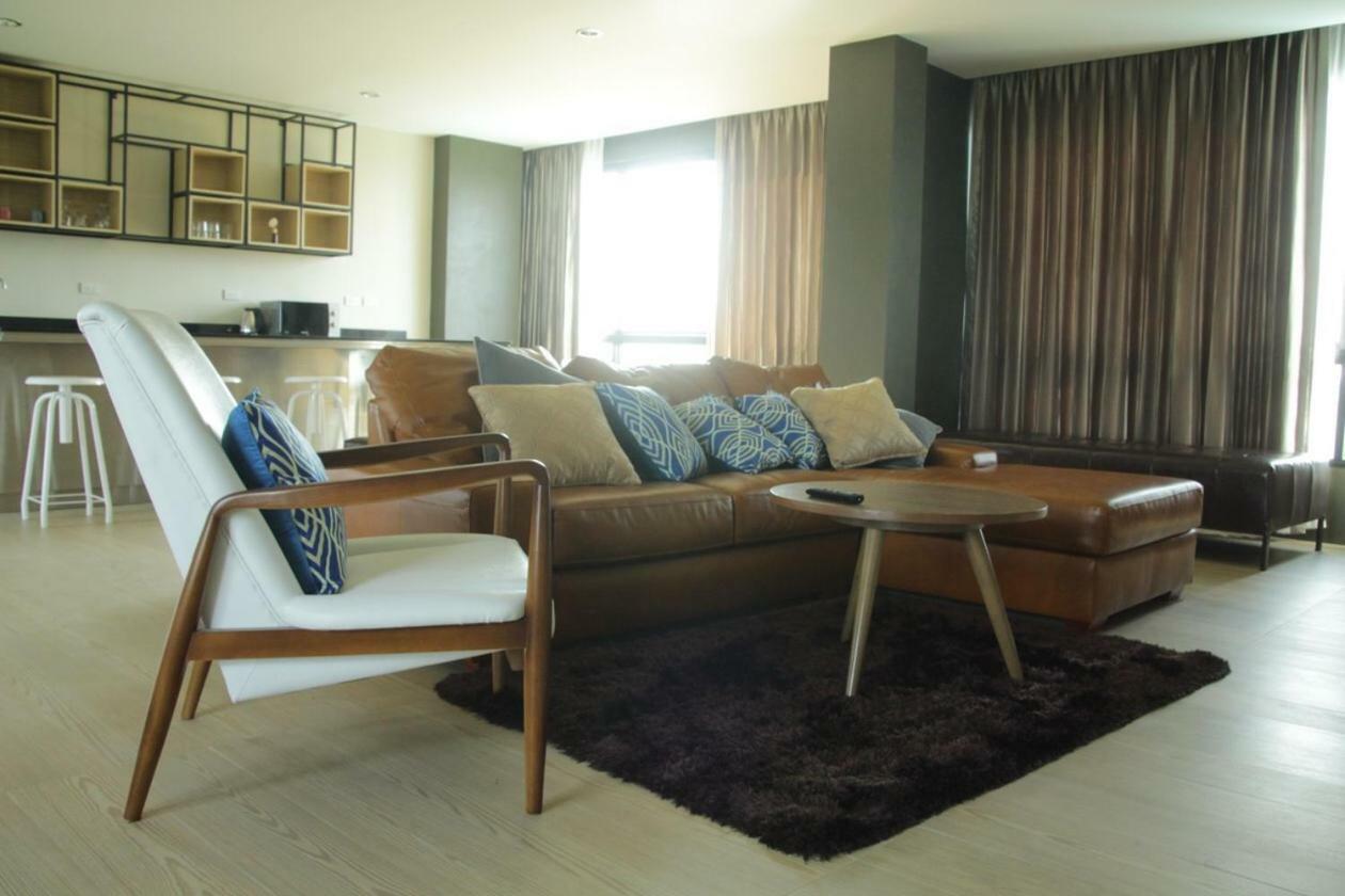 The Residence Thepkanjana Ban Khlong Krathum Baen Luaran gambar